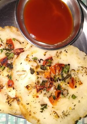 ઉત્તપમ (Uttapam Recipe In Gujarati) રેસીપી મુખ્ય ફોટો