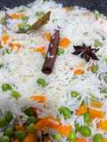 رز بسمتي بالبسلة والجزر