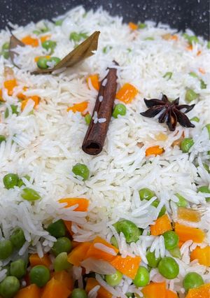 صورة لوصفة رز بسمتي بالبسلة والجزر