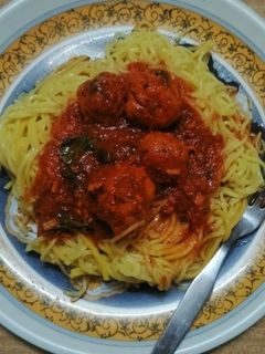A picture of Spaghetti and meatballs.