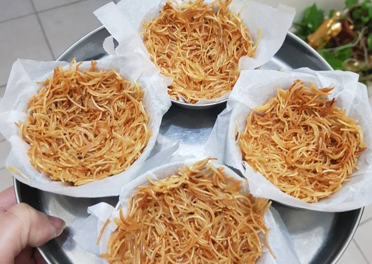 Vermicelli basket