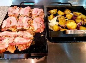 Una foto de Muslos a la Americana con Papas Mantecadas a La Planchetta