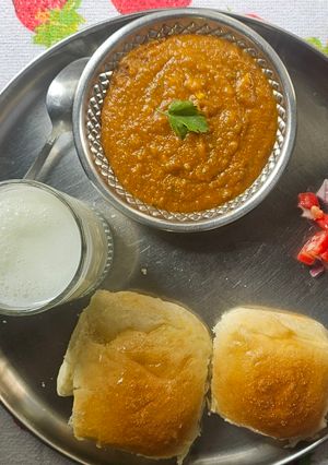 वन पोट पाव भाजी रेसिपी मुख्य फोटो