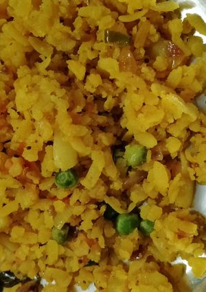 पोहा (poha recipe in hindi) रेसिपी मुख्य फोटो