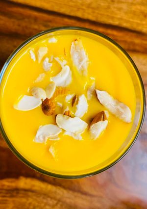 A picture of Mango milkshake.