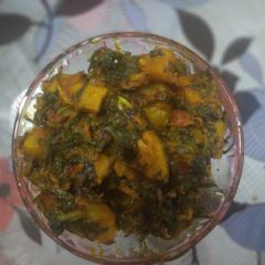A picture of આલૂ પાલક સબ્જી (Aloo Palak Sabji Recipe In Gujarati).