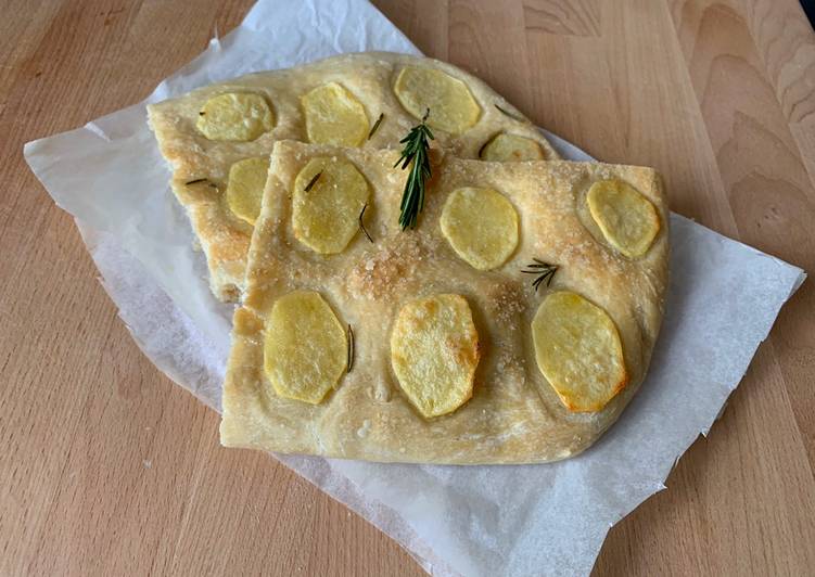 Focaccia con le patate e rosmarino