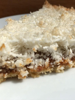 Una foto de Tarta de coco y dulce de leche