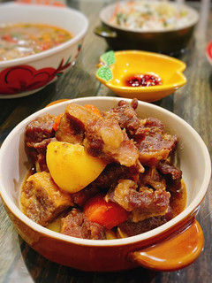 Hình của món Bò kho khoai tây cà rốt.