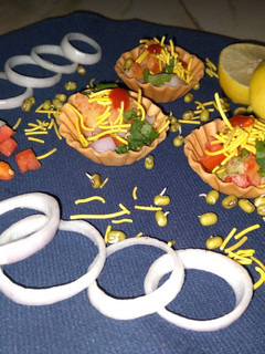 બાસ્કેટ ચાટ(Basket Chaat Recipe in Gujarati) રેસીપી મુખ્ય ફોટો