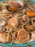 Espaghetti salteados con marisco