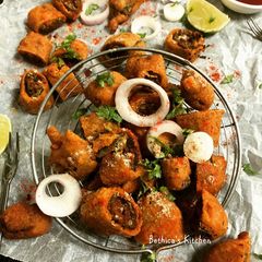 A picture of Cut Mirchi Bajji.