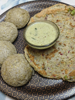 A picture of Green Moong dal-Idli & Uttapam.