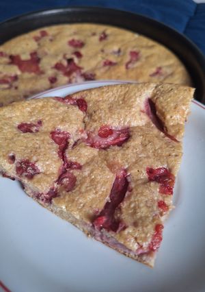Una foto de Torta de Frutilla Saludable 🍓