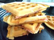 Una foto de waffle relleno