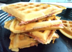 Una foto de Waffles salados rellenos