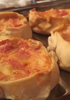 Una foto de Canastitas de Jamón y Queso