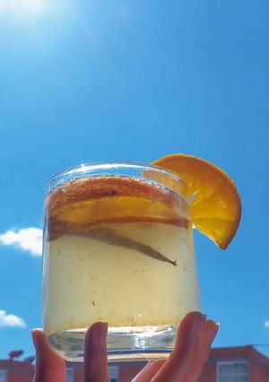 Una foto de Infusión Fría Naranja con Canela