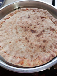 صورة لوصفة خبزة معمرة بالخضر