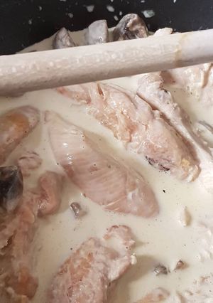 Une photo de Aiguillettes de poulet crème curry