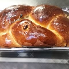 A picture of 🍇🍞Raisins Braided Bread🍇🍞.