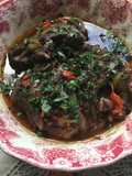 Pollo al vino tinto