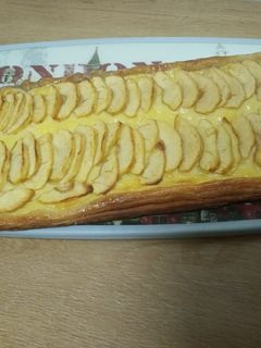 Una foto de ✅🗣📢Tarta de manzana con crema pastelera y gelatina de manzana