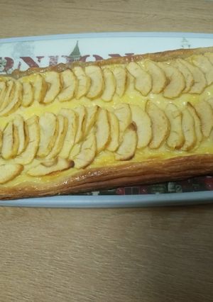 Una foto de ✅🗣📢Tarta de manzana con crema pastelera y gelatina de manzana