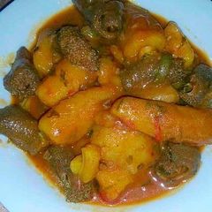 A picture of Matoke with Matumbo Stew.