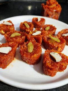 गाजर हलवा (Gajar Halwa recipe in Hindi) रेसिपी मुख्य फोटो
