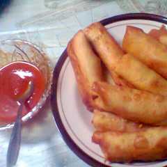 รูปของ Lumpia kriuk isi bihun dan orak arik telur SIMPLE