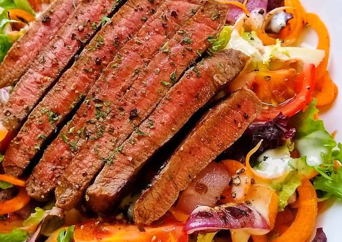 How to Make Ultimate Seared Steak Salad With Charred Tomato & Onions