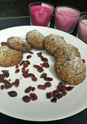 A picture of Oats cranberries cookies.
