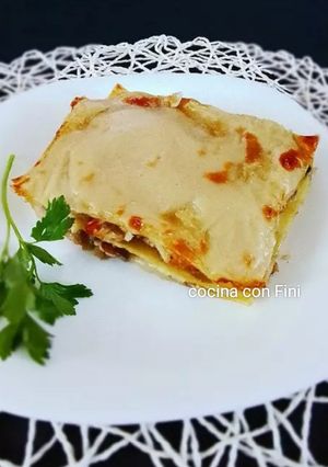 Una foto de Lasaña de merluza con veluoté