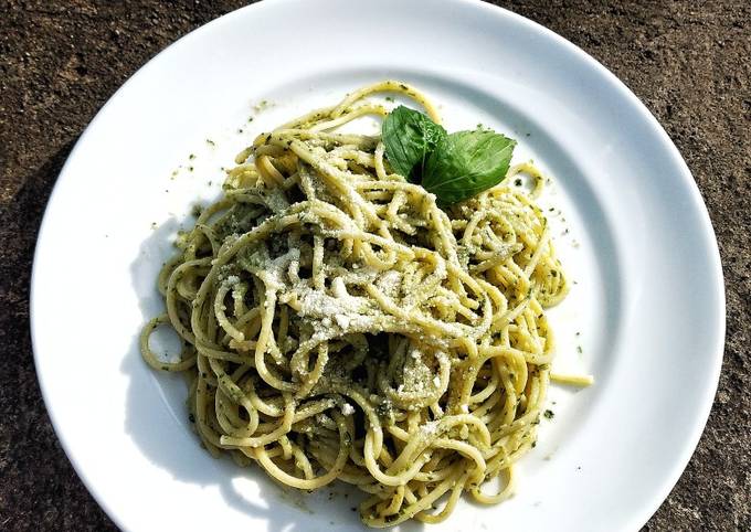 Resep Spaghetti Saus Pesto oleh aniesaryono - Cookpad