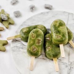 A picture of Matcha Oat Milk Mochi Popsicles.