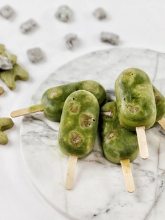 A picture of Matcha Oat Milk Mochi Popsicles.