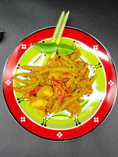 A picture of 🌶️ Teddy's Indonesian Sambal Goreng (Spicy Coconut Curried Vegetables w Tempeh).