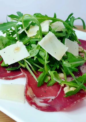 Une photo de ※ Coppa à la roquette et parmesan ※
