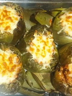 Una foto de Alcachofas rellenas de carne y queso