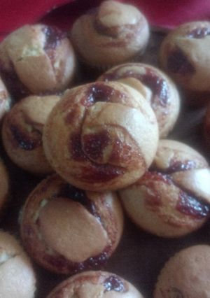 Una foto de Crospom con mermelada