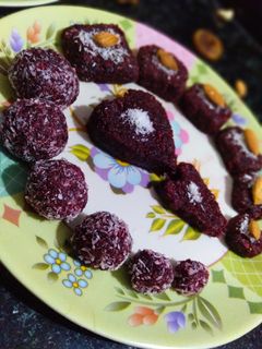 બીટરૂટ હલવા (Beetroot Halwa Recipe in Gujarati) રેસીપી મુખ્ય ફોટો