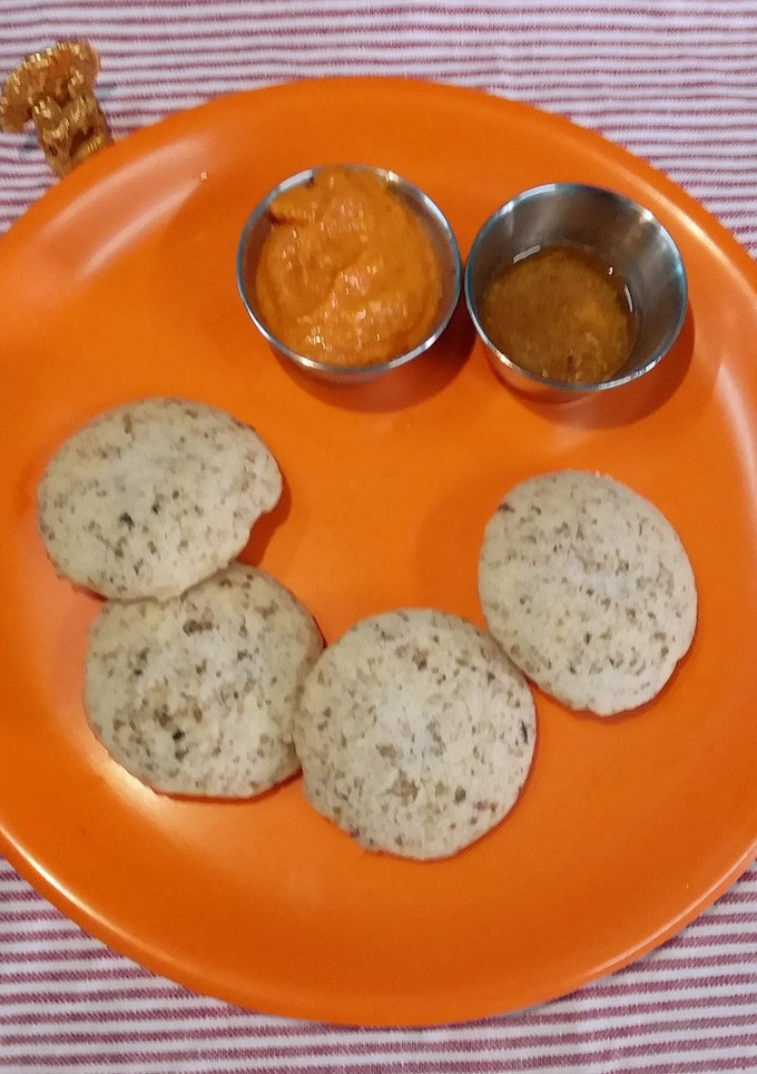 முளை கட்டிய பச்சை பயிறு இட்லி செய்முறை முக்கிய புகைப்படம்