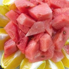 A picture of Watermelon and orange.