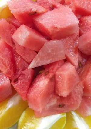 A picture of Watermelon and orange.