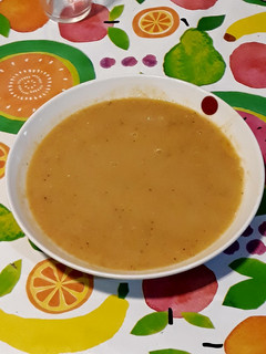 Una foto de Puré de garbanzos con verduras y tripa de cordero
