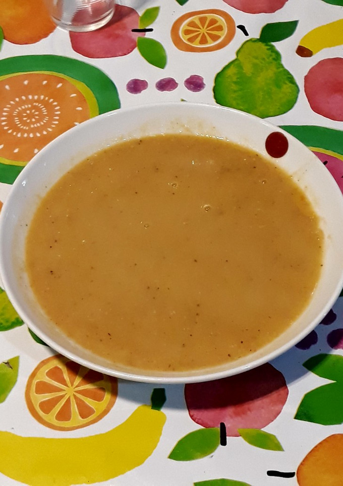 Una foto de Puré de garbanzos con verduras y tripa de cordero