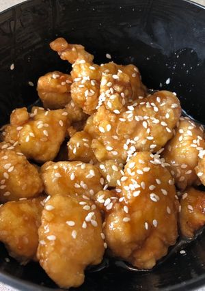A picture of Sesame Chicken.