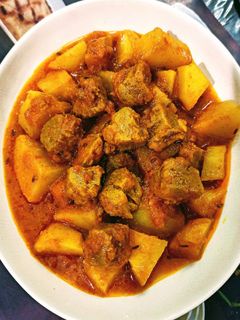 सोया चंक और आलू की सब्जी (soya chunk aur aloo ki sabzi recipe in Hindi) रेसिपी मुख्य फोटो
