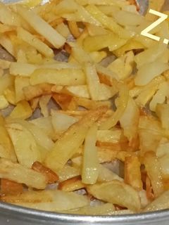 عکسی از دستور سیب زمینی سرخ کرده بی دردسر